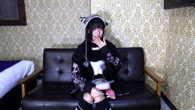 【素人初撮り】しお(20)153cm36kgのスレンダーコスプレイヤーの初撮影。中出ししてアナル貫通ATM。長時間のデンマ責めで連続イキして涎を垂らしながらガクガク震える